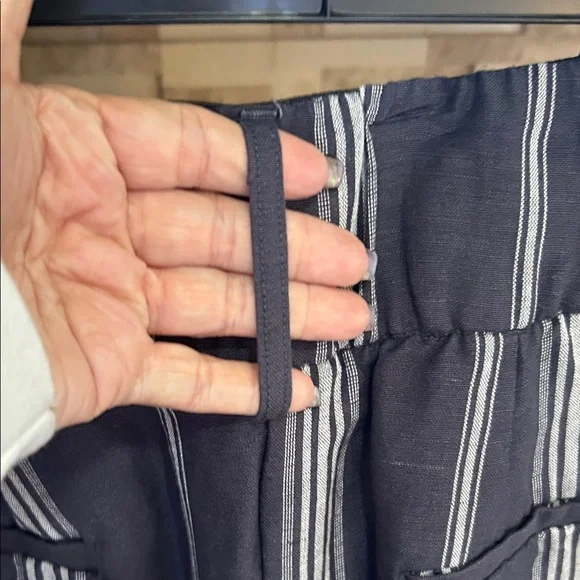 Lane Bryant Navy and White Striped Capris - Picture 5 of 7